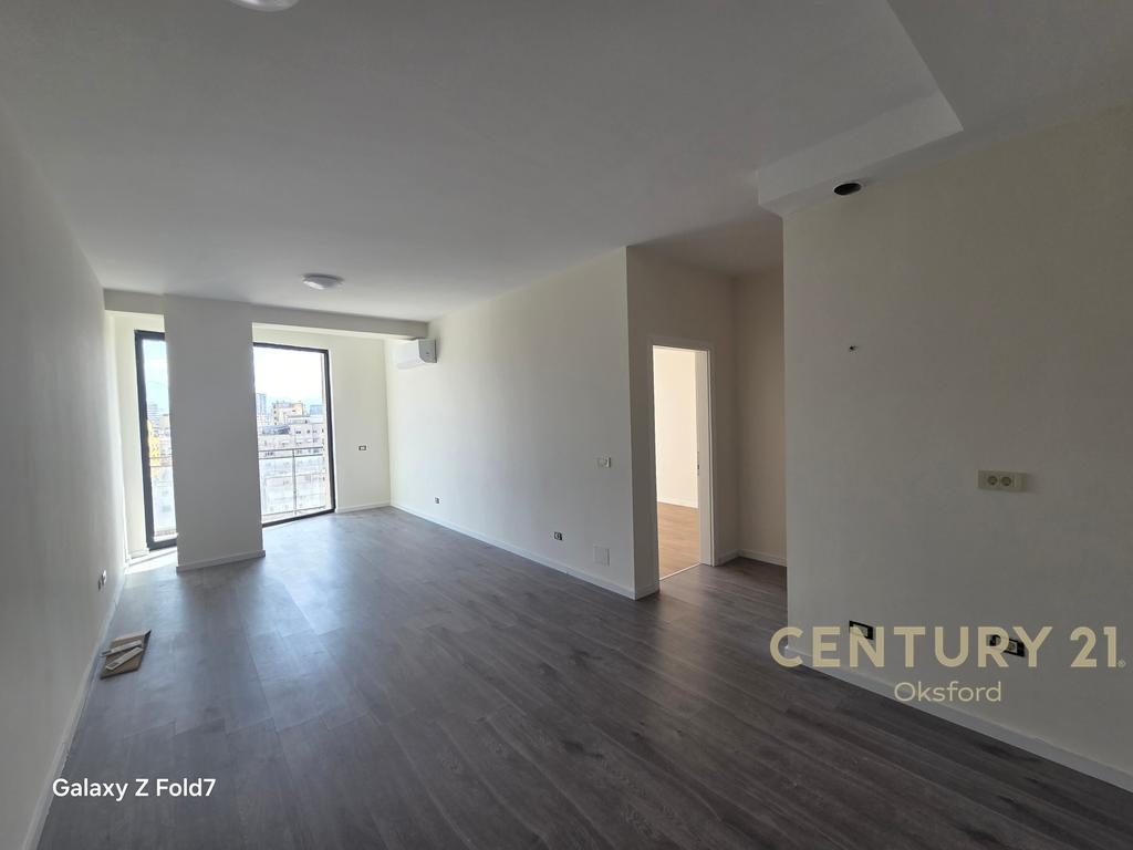 JEPET ME QIRA AMBIENT PER ZYRE TE RESIDENCA GOLDEN PARK