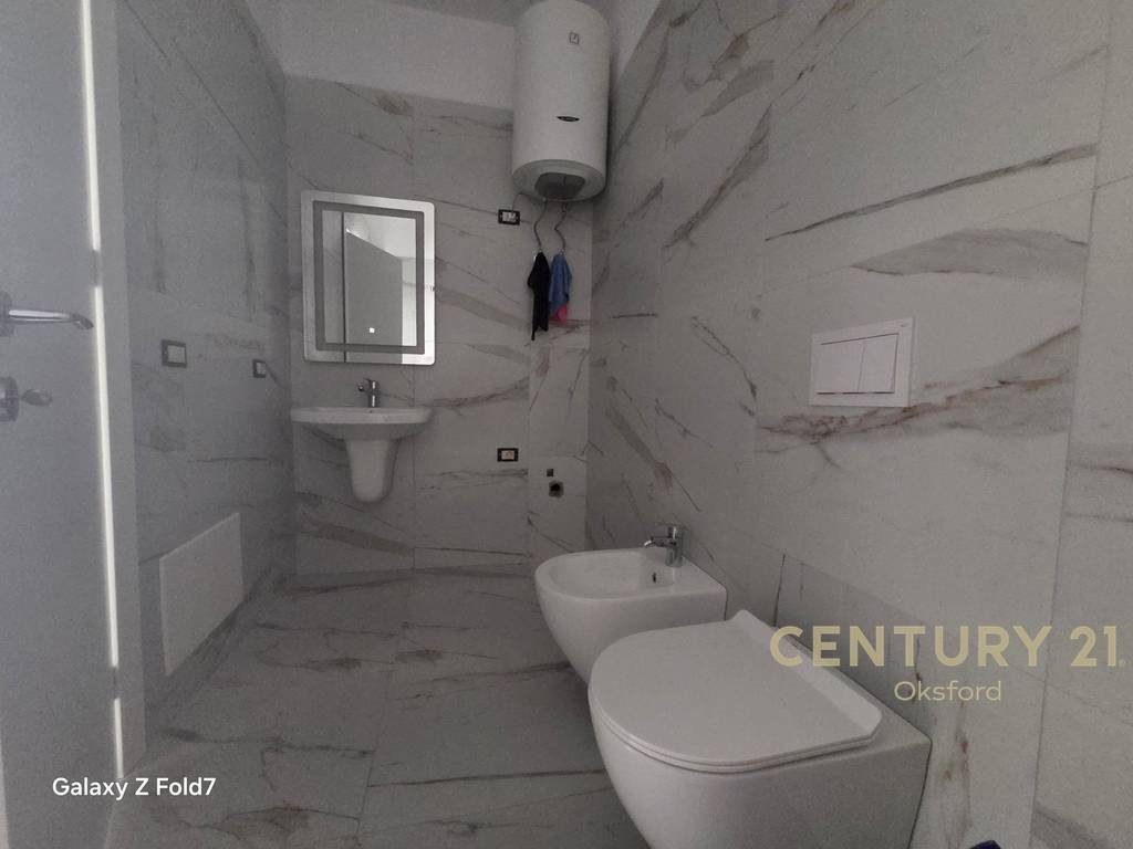 JEPET ME QIRA AMBIENT PER ZYRE TE RESIDENCA GOLDEN PARK