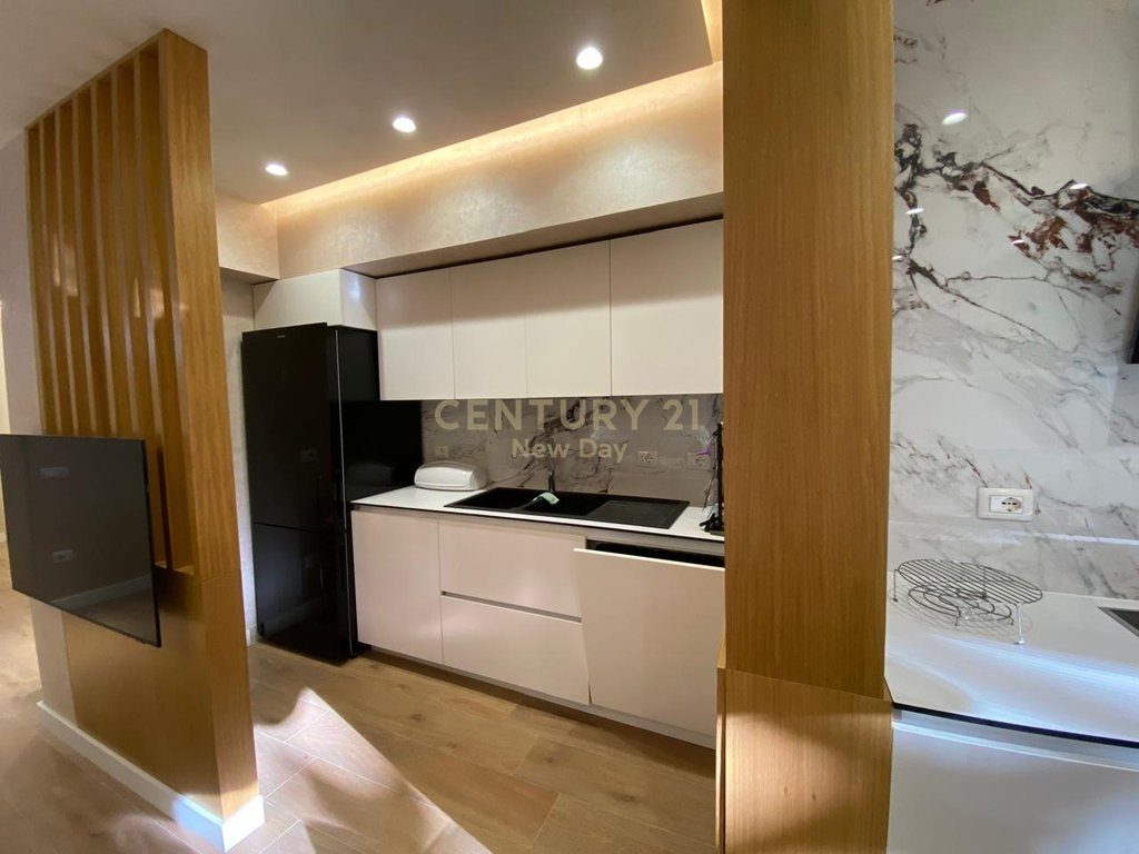 SHITET APARTAMENT 2+1+2T NE MALIN E ROBIT!