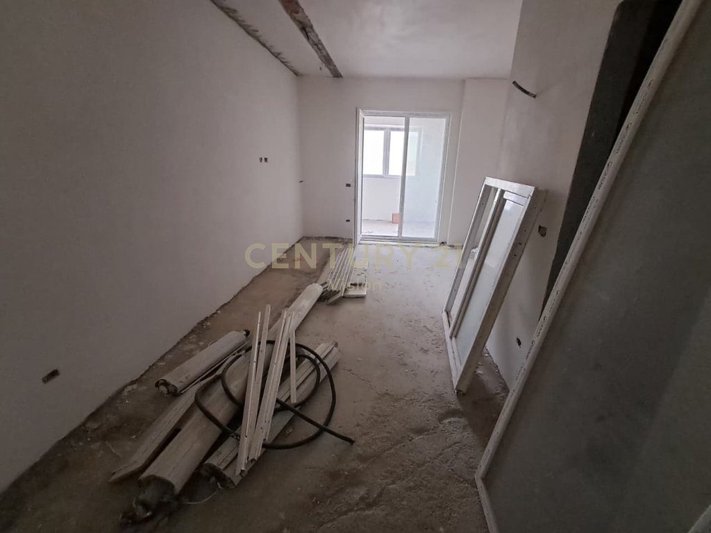 Apartament 3+1+3 tualete Për Shitje pranë Pedonales, Shkodër