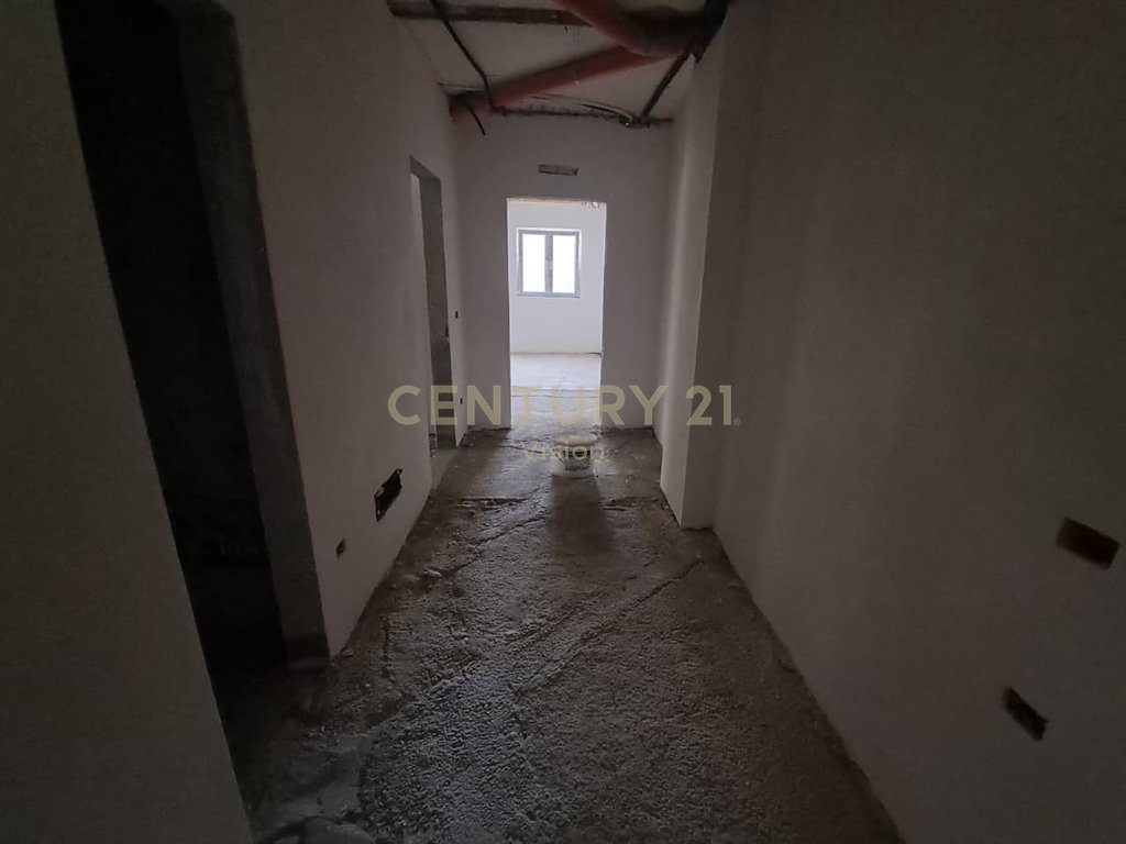 Apartament 3+1+3 tualete Për Shitje pranë Pedonales, Shkodër