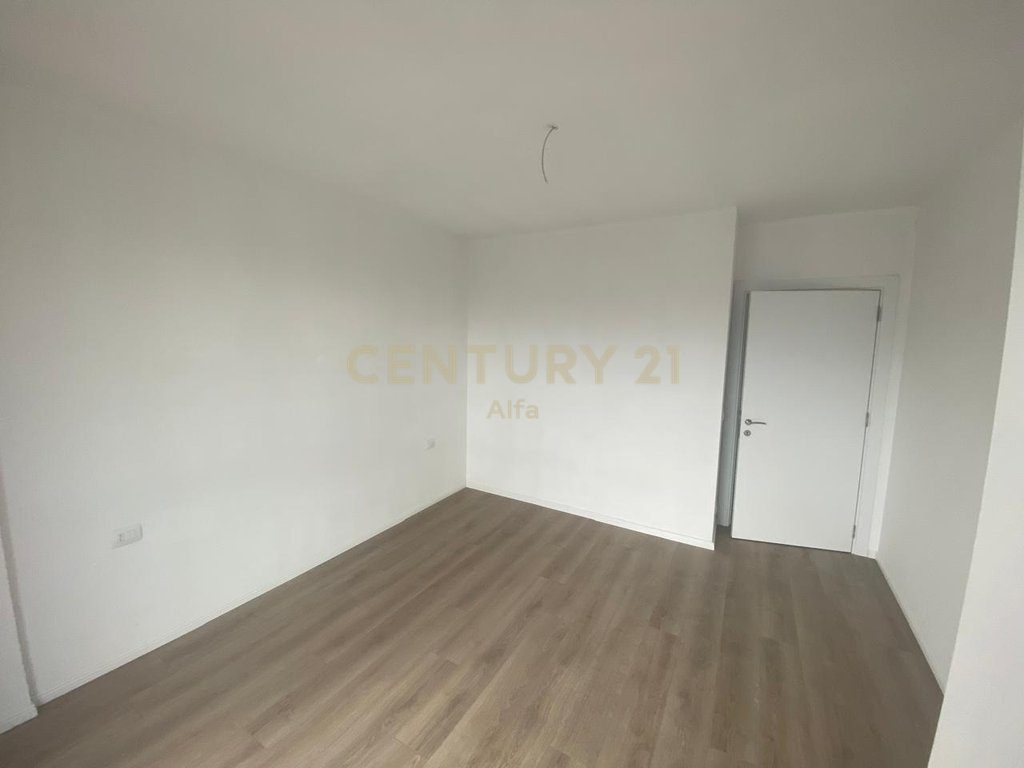 Apartament 1+1 me shitje  , Akses Tirana .