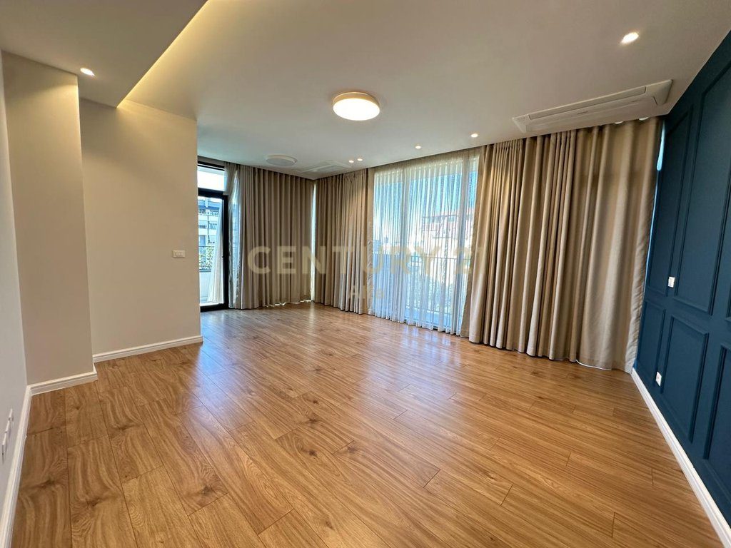 Ambient Zyrash + Post Parkimi per Qira tek Rezidenca 'Lake View' !