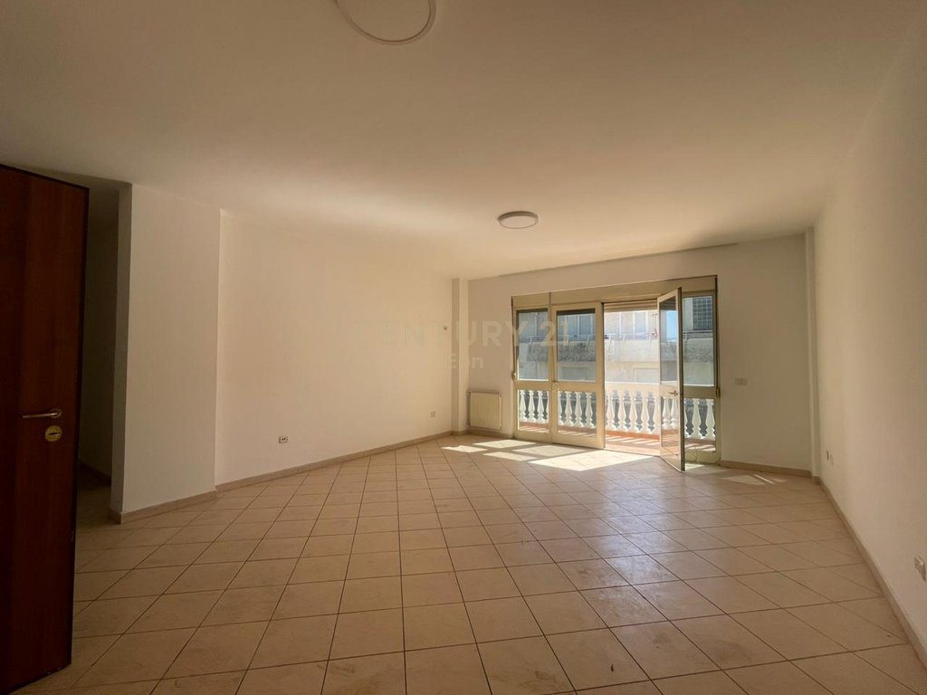 Apartament Për Shitje në Durrës, Stacioni i Trenit !