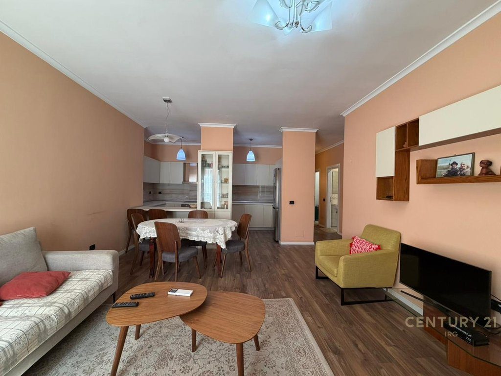 Apartament 3+1 ne Rrugen e Kavajes!