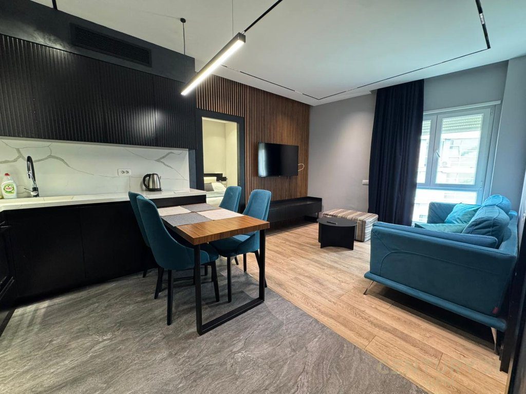 Apartament 2+1+post parkimi prane qendres, Rr. Barrikadave!