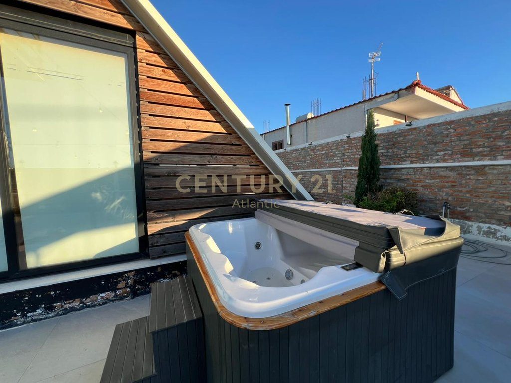 VILE ALPINE DRURI ME JACUZZI PER QERA NE SHKALLNUR DURRES !