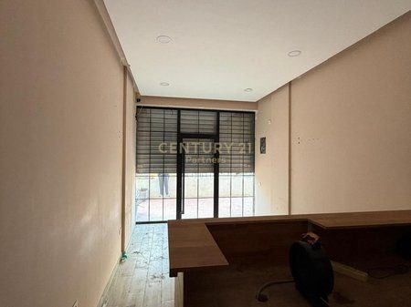 SHESIM AMBIENT KOMERCIAL TE PERSHTATUR NE APARTAMENT, TEK BRRAKA!