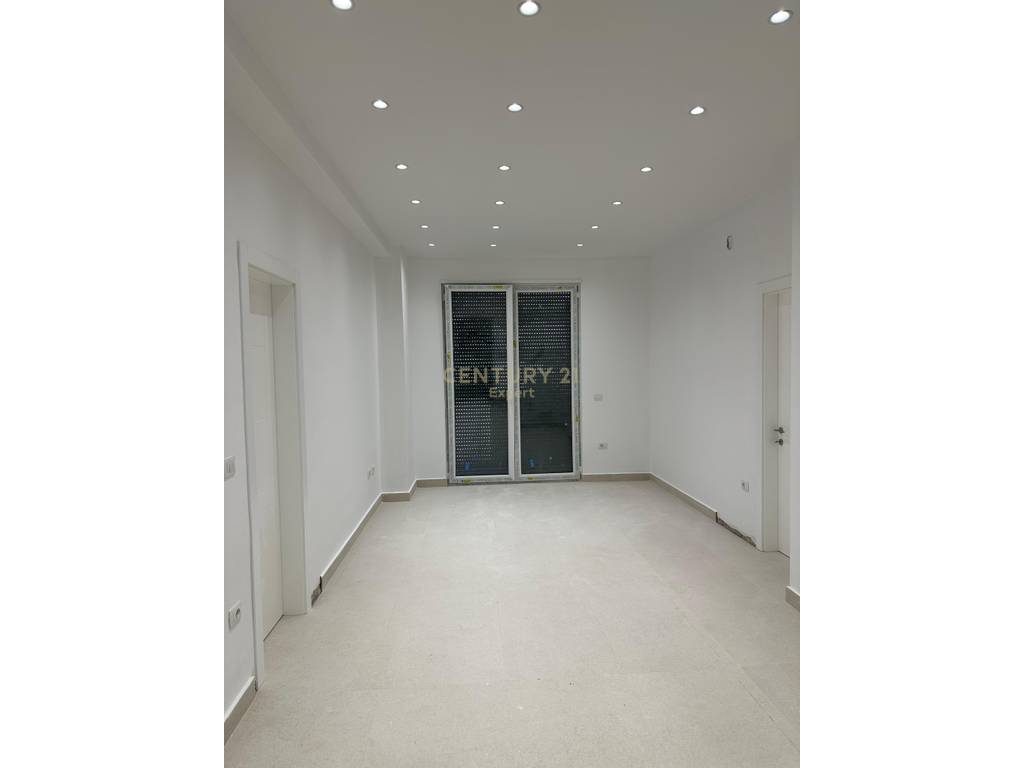 Shitet  Okazion Apartament 1+1 Qerret