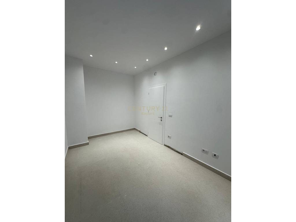 Shitet  Okazion Apartament 1+1 Qerret