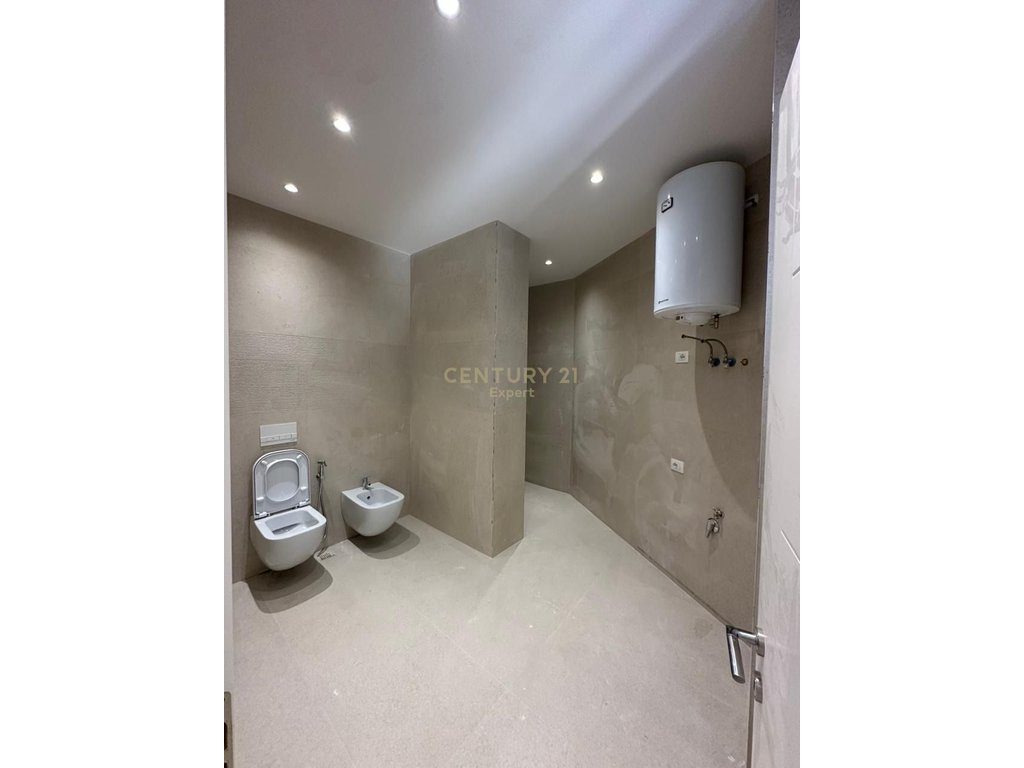Shitet  Okazion Apartament 1+1 Qerret