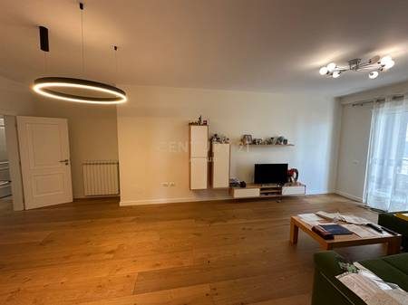 APARTAMENT 1+1 PER SHITJE NE KINOSTUDIO !