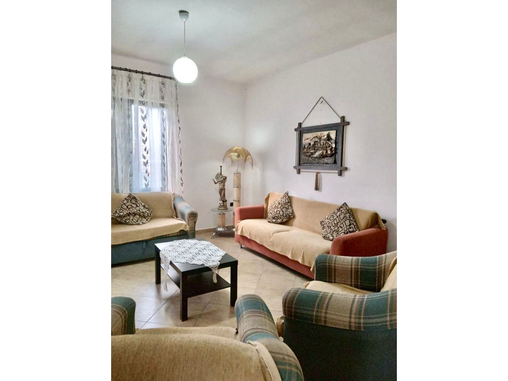 Shtëpi 2+1 Me Qira në Ali Demi, Tiranë