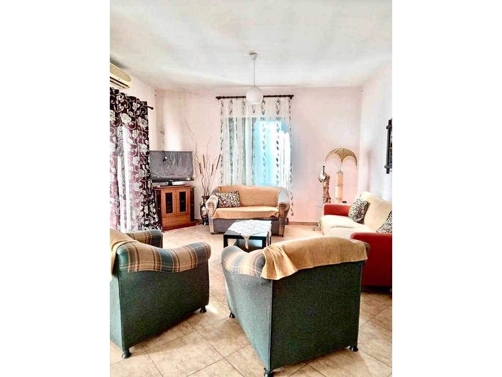 Shtëpi 2+1 Me Qira në Ali Demi, Tiranë