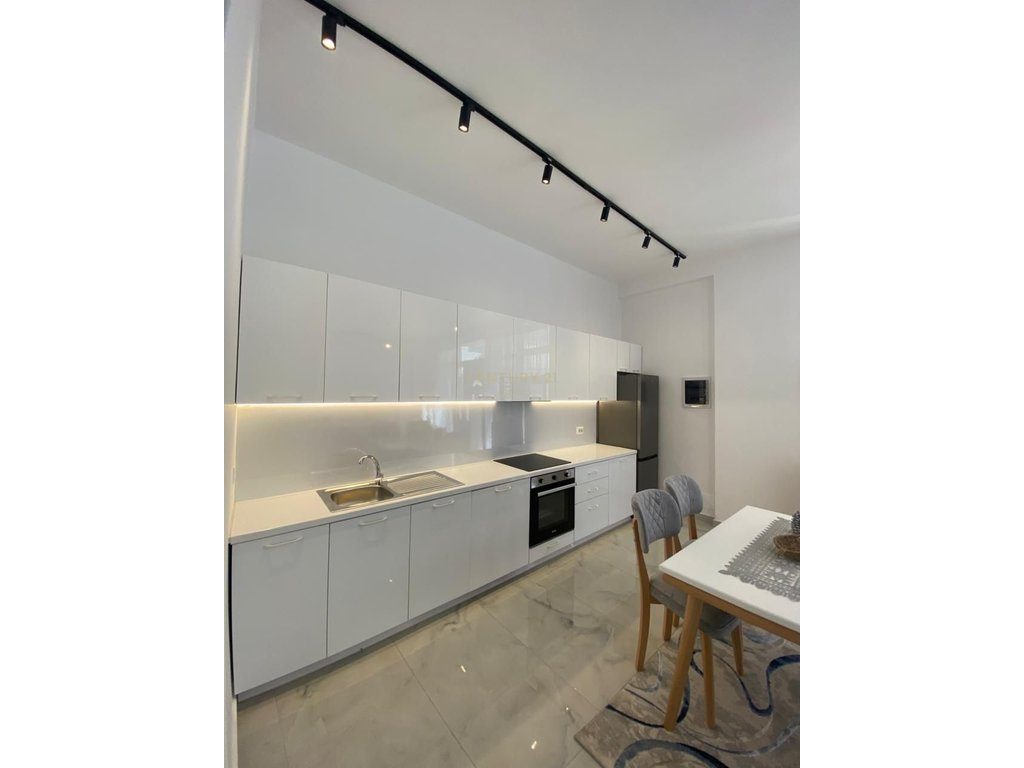 Apartament Per Qira Kompleksi Rafaelo, Fresk
