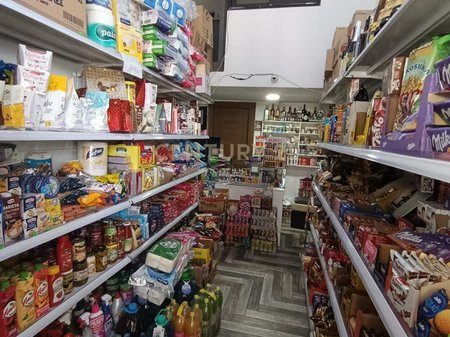 Ambjent biznesi për shitje në Rrugën 5 Maji, Tiranë