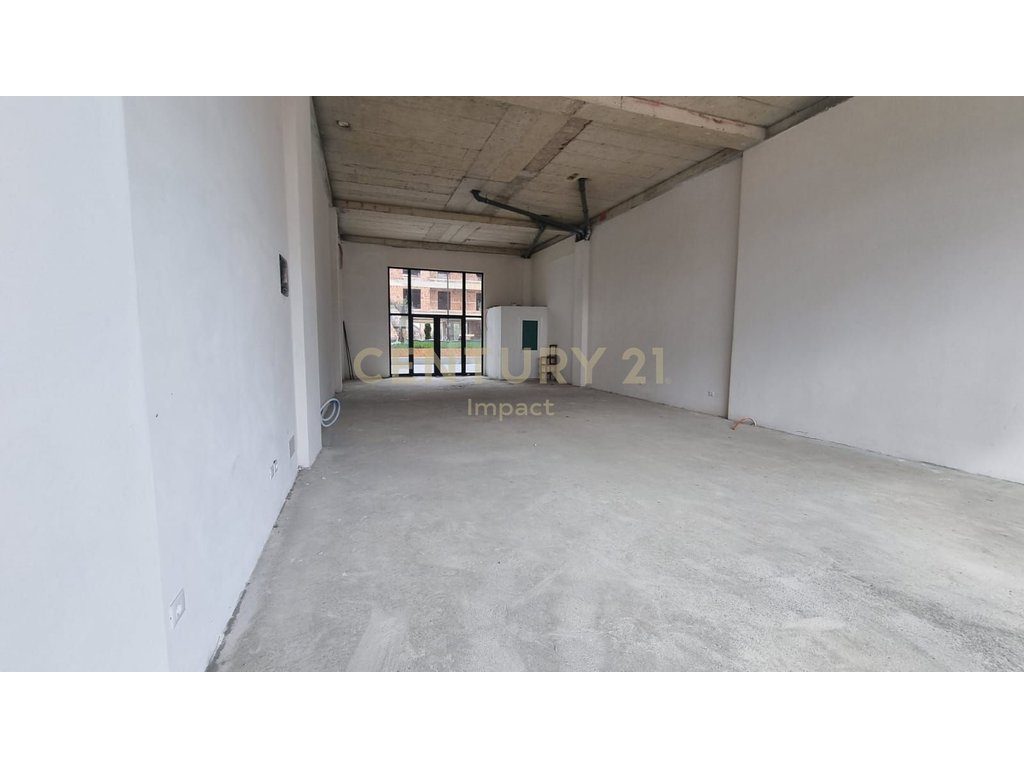 Hapësirë multifunksionale Me Qira TE ULLIRI,në Kamez Qender, Tiranë - 780€ | 170 m²