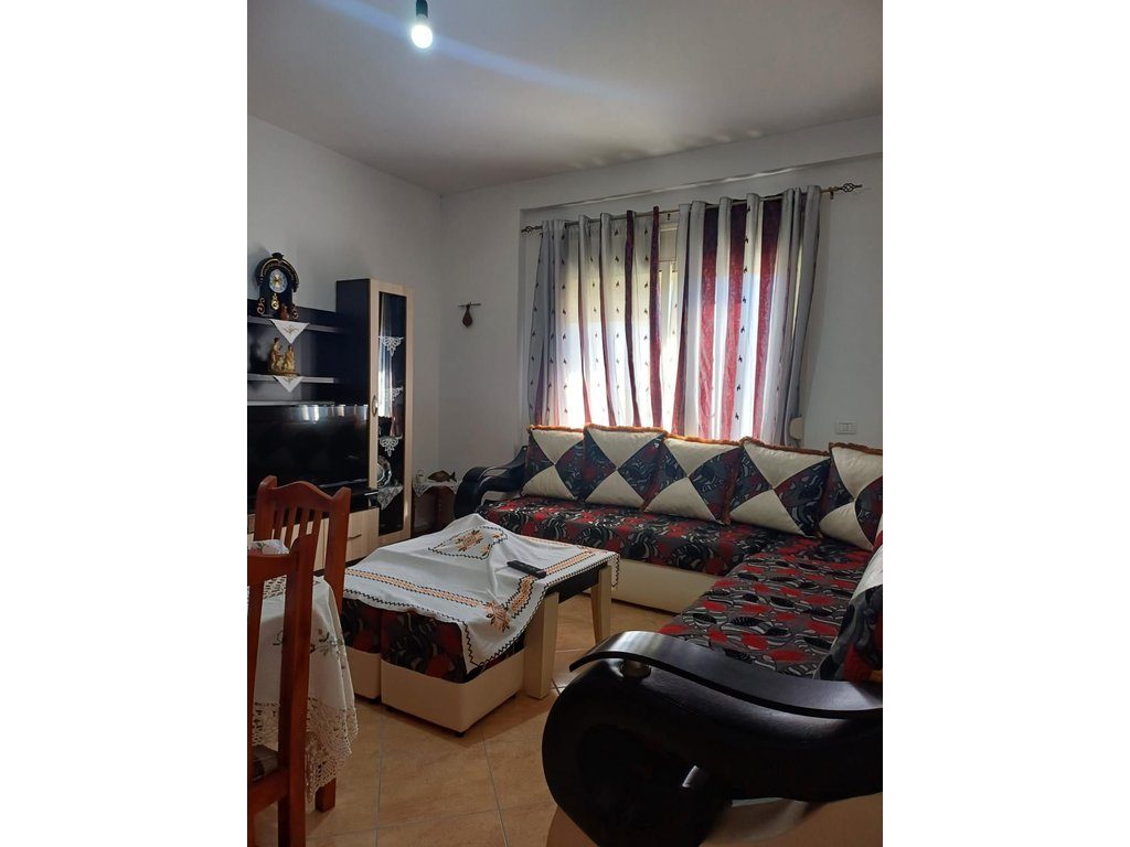 APARTAMENT 2+1 PER SHITJE PRANE BULEVARDIT"ISMAIL QEMALI"!.