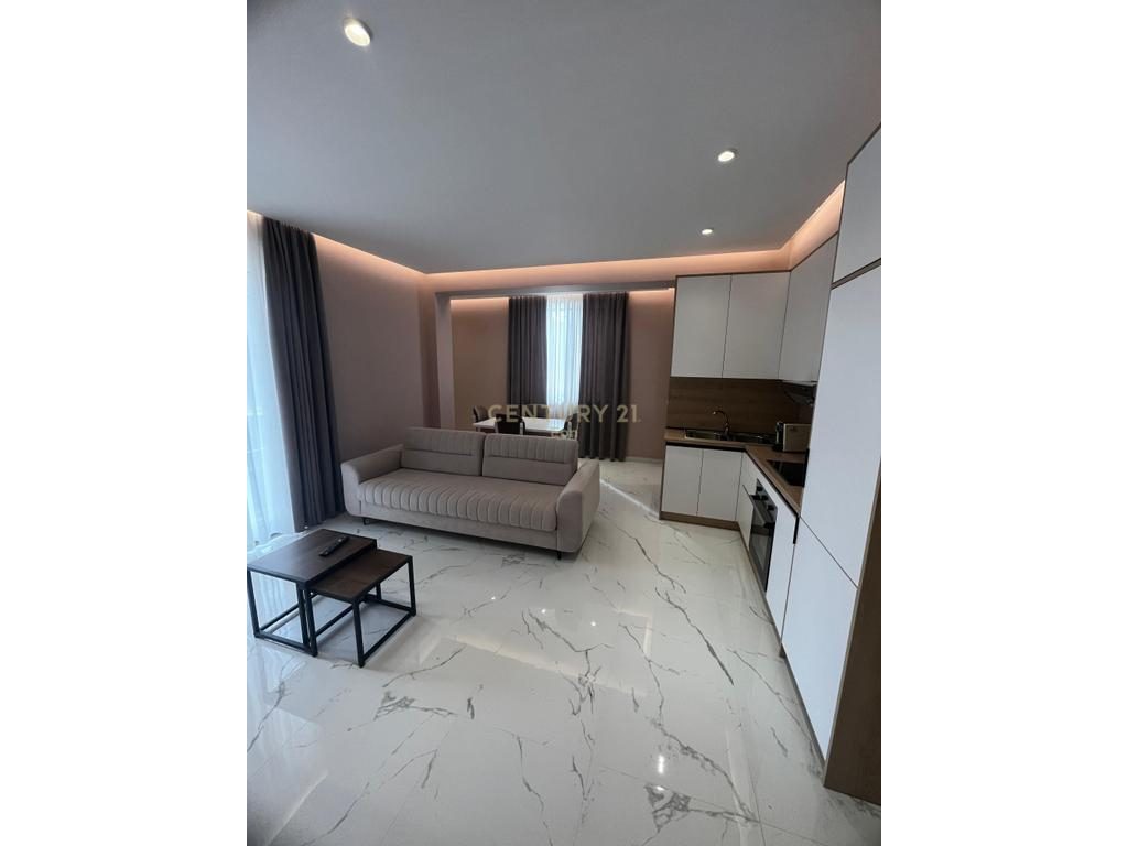 Apartament 2+1 Me Qira në Qendër të Golemit  !