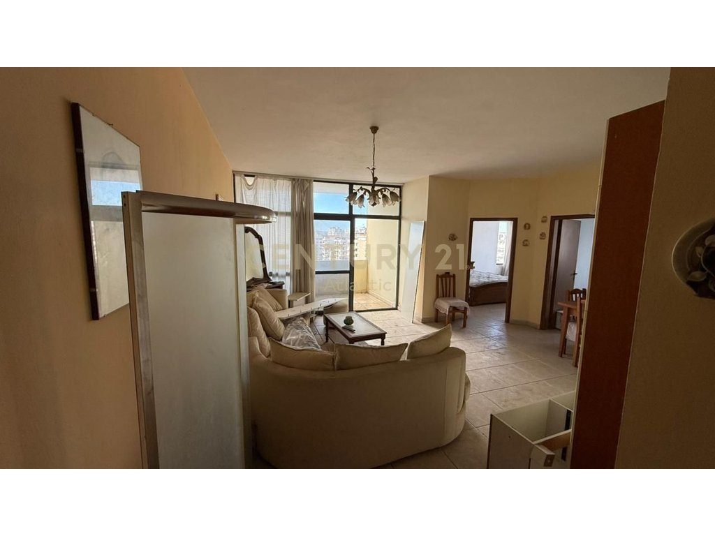 Shitet Apartament 2+1 Plazh Hekurudha 70 m²