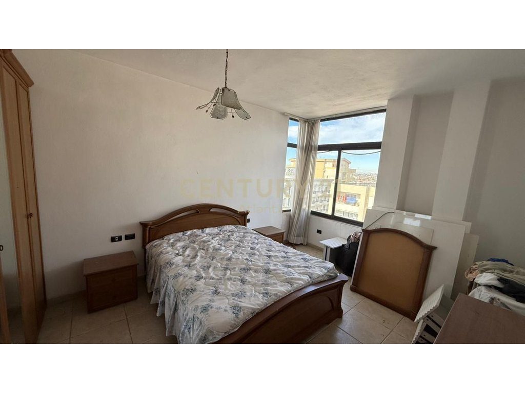 Shitet Apartament 2+1 Plazh Hekurudha 70 m²