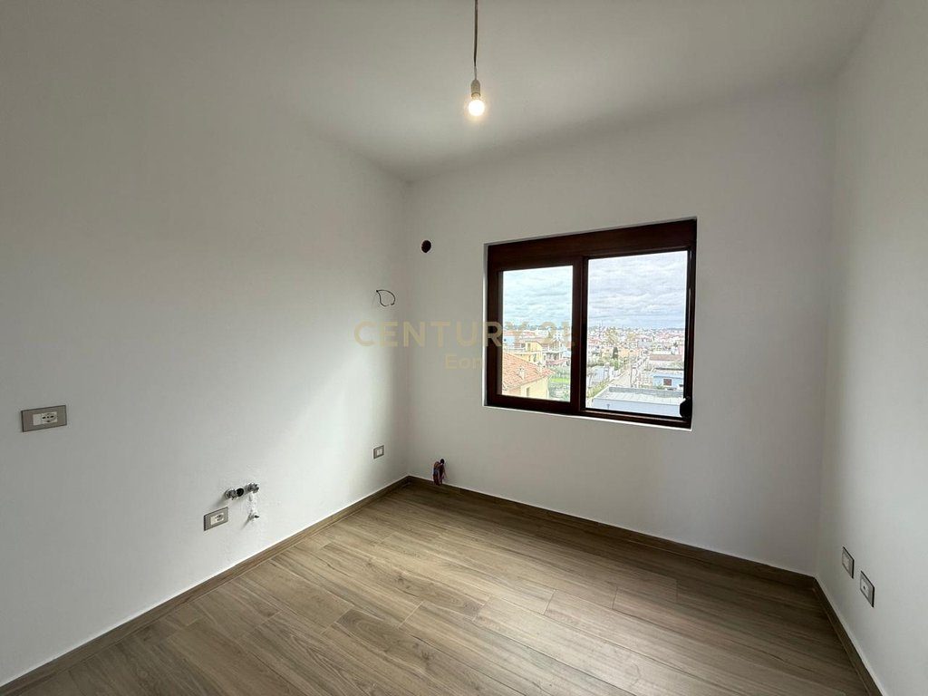 Apartament 3+1 Me Qira në Shkozet, Durrës - 700€ | 149 m²