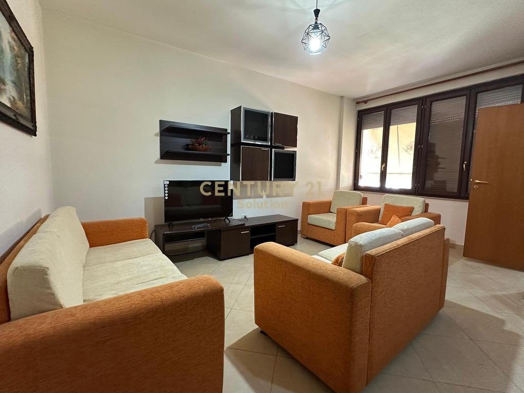JEPET ME QIRA DUPLEX 1+1 TEK LULISHTJA E KOMUNES  SE PARISIT!