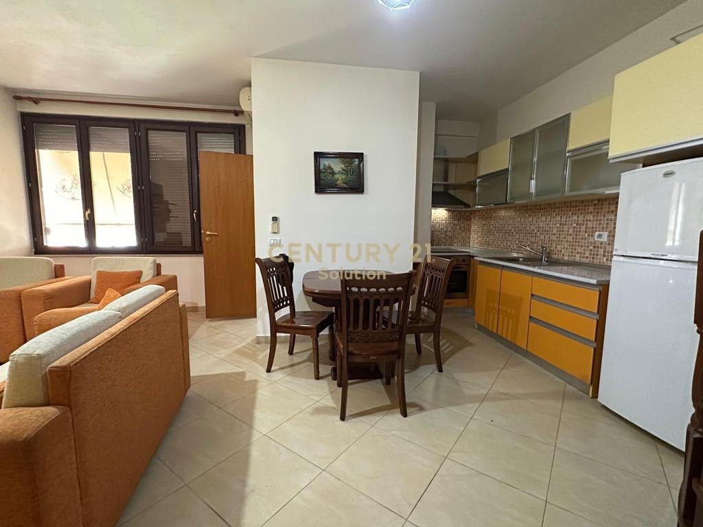 JEPET ME QIRA DUPLEX 1+1 TEK LULISHTJA E KOMUNES  SE PARISIT!