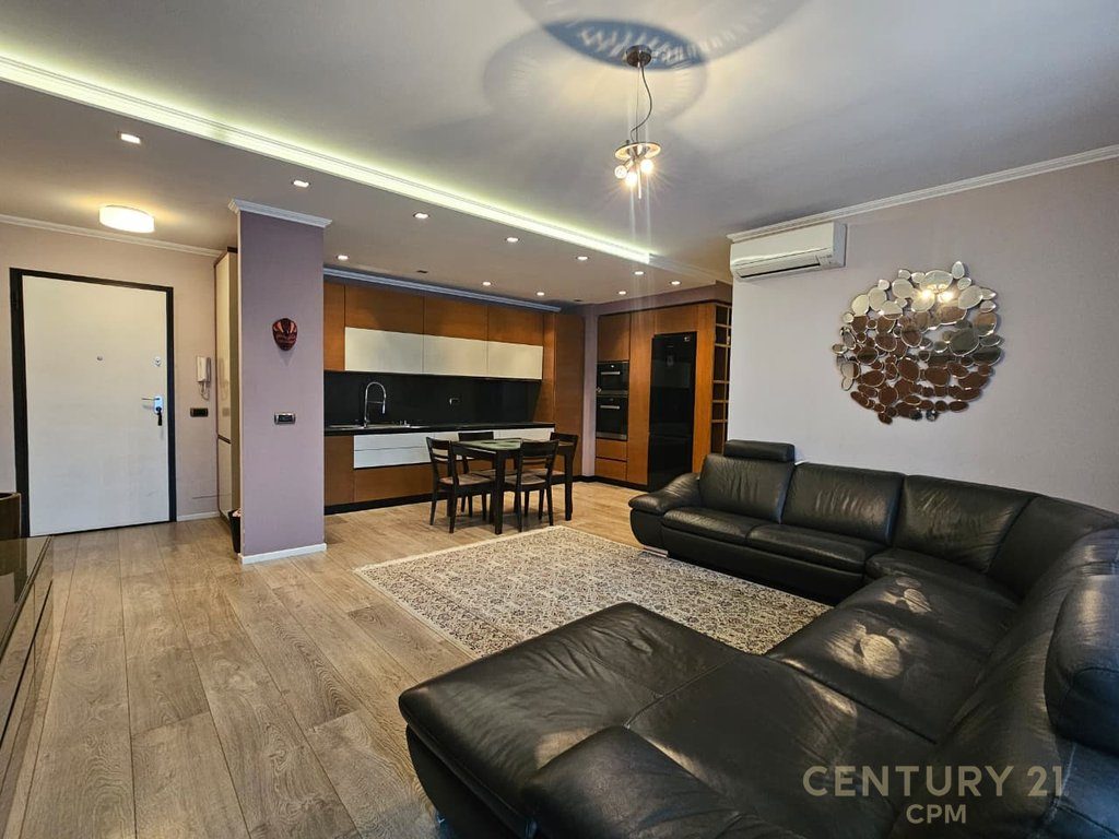 Shitet super Apartament 3+1+2 perball Delijorgjit!