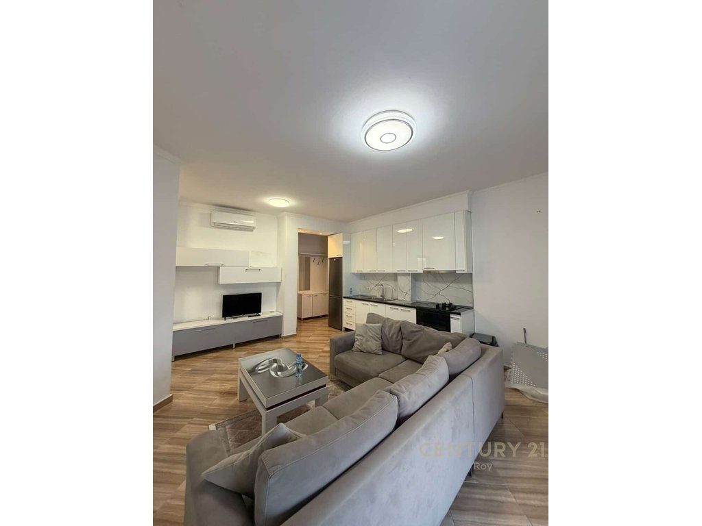 APARTAMENT 2+1+2 PER QERA NE QENDER TE DURRESIT!!!! - 500€ | 87 m²