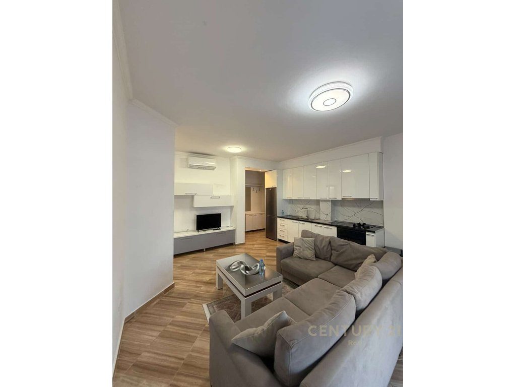 APARTAMENT 2+1+2 PER QERA NE QENDER TE DURRESIT!!!! - 500€ | 87 m²