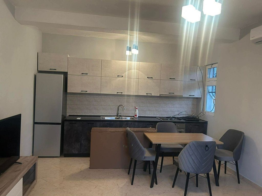 Shtëpi 2+1+Parkim  Me Qira pranë Terminalit të Ri