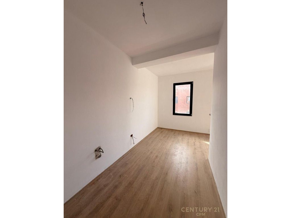 SHESIM APARTAMENT 2+1+2  RR. ELBASANIT TEK XIBRAKU!