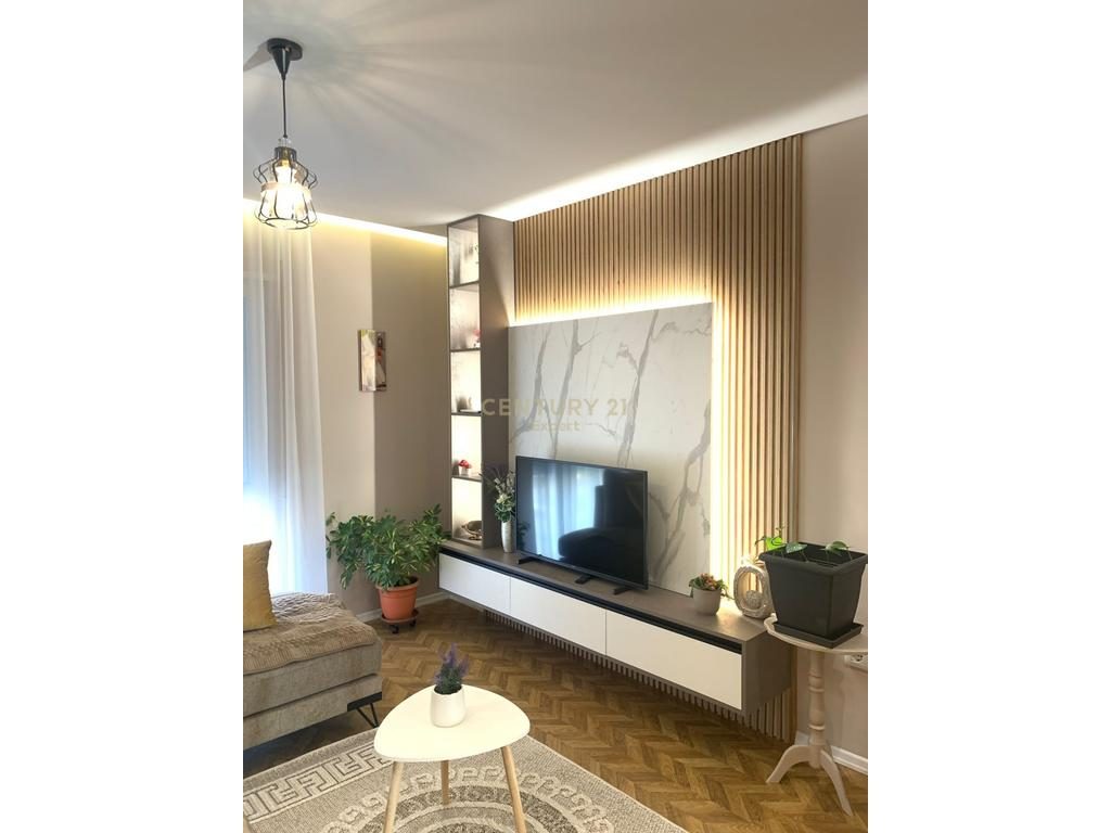 APARTAMENT 2+1+2 DHE POST PARKIMI PER QIRA NE RRUGEN DRITAN HOXHA!