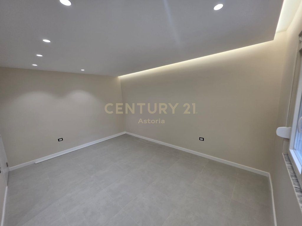 Shitet apartament 2+1 i investuar te Oxhaku