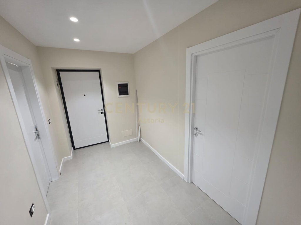 Shitet apartament 2+1 i investuar te Oxhaku