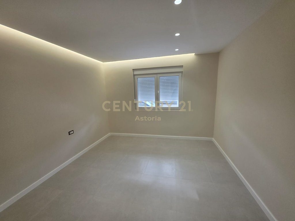 Shitet apartament 2+1 i investuar te Oxhaku
