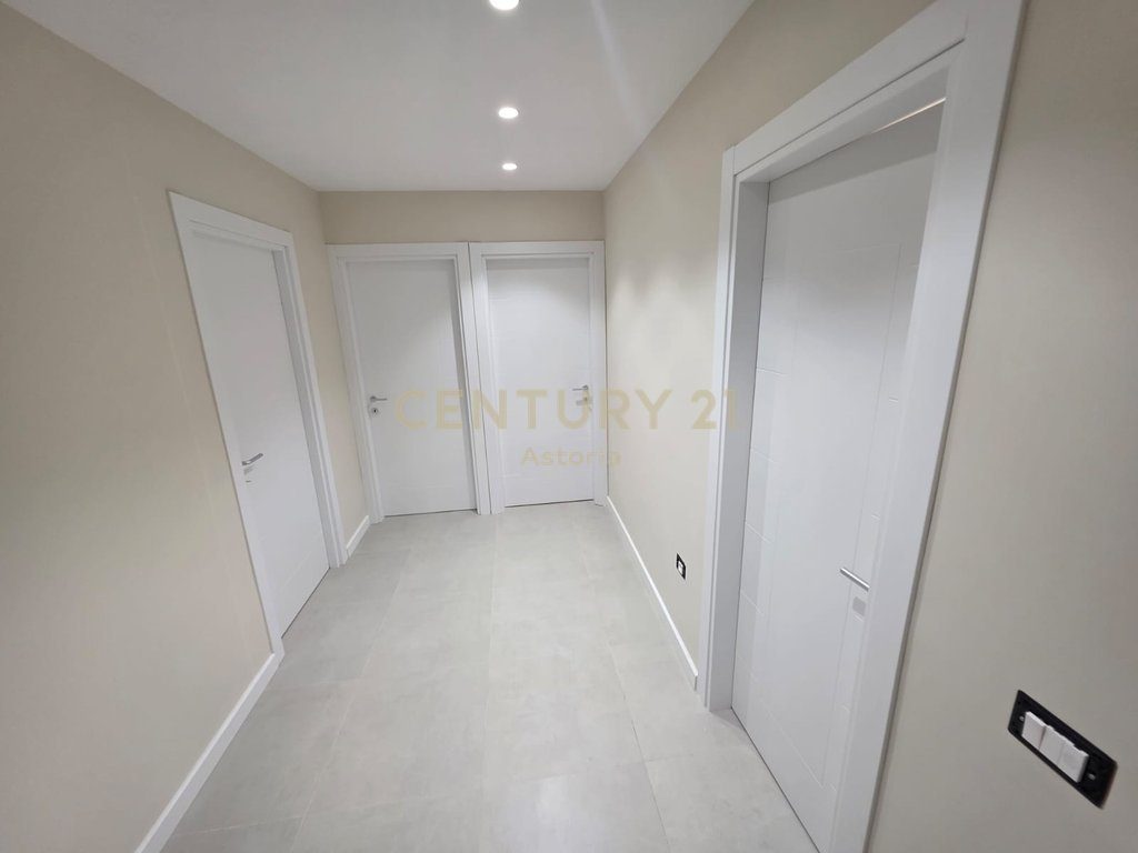Shitet apartament 2+1 i investuar te Oxhaku