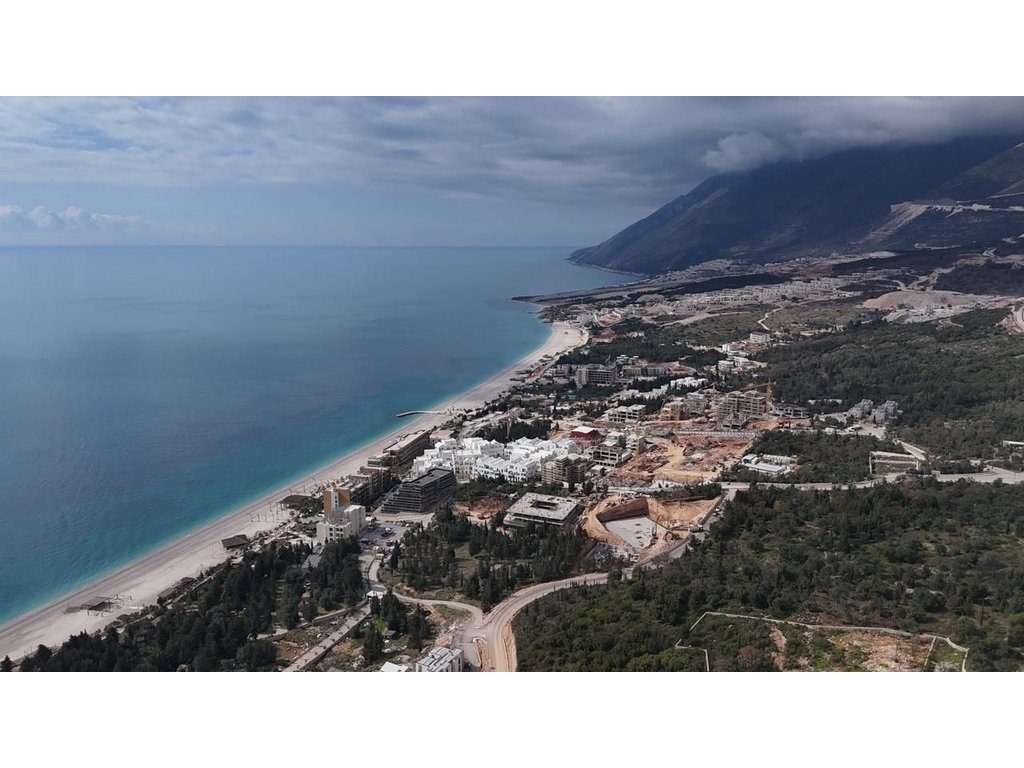 DHERMI, APARTAMENT  2+1+2 PER SHITJE