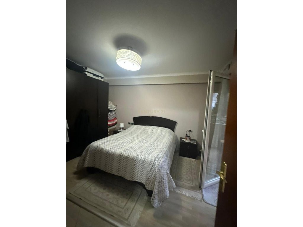 Shitet apartament 3+1 (i konvertuar nga 2+1) në Fresk – Kompleksi Rafaelo