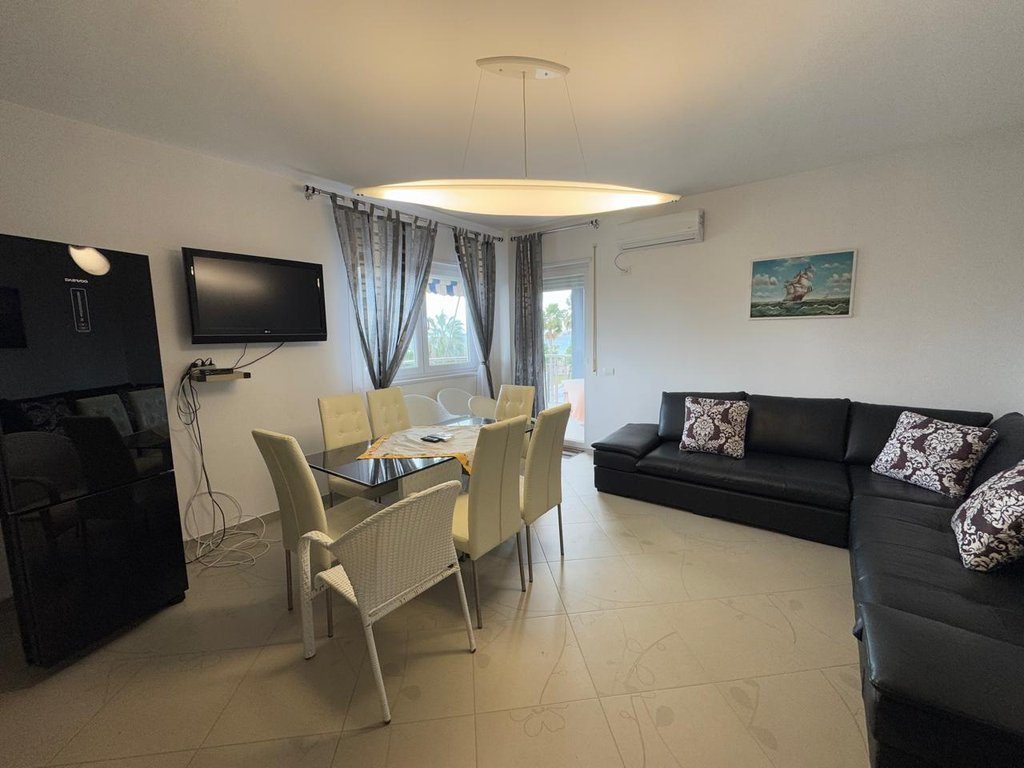 JEPET PER QIRA APARTAMENT 2+1+VERANDE ME PAMJE NE DET DHE 2 POST PARKIMI!