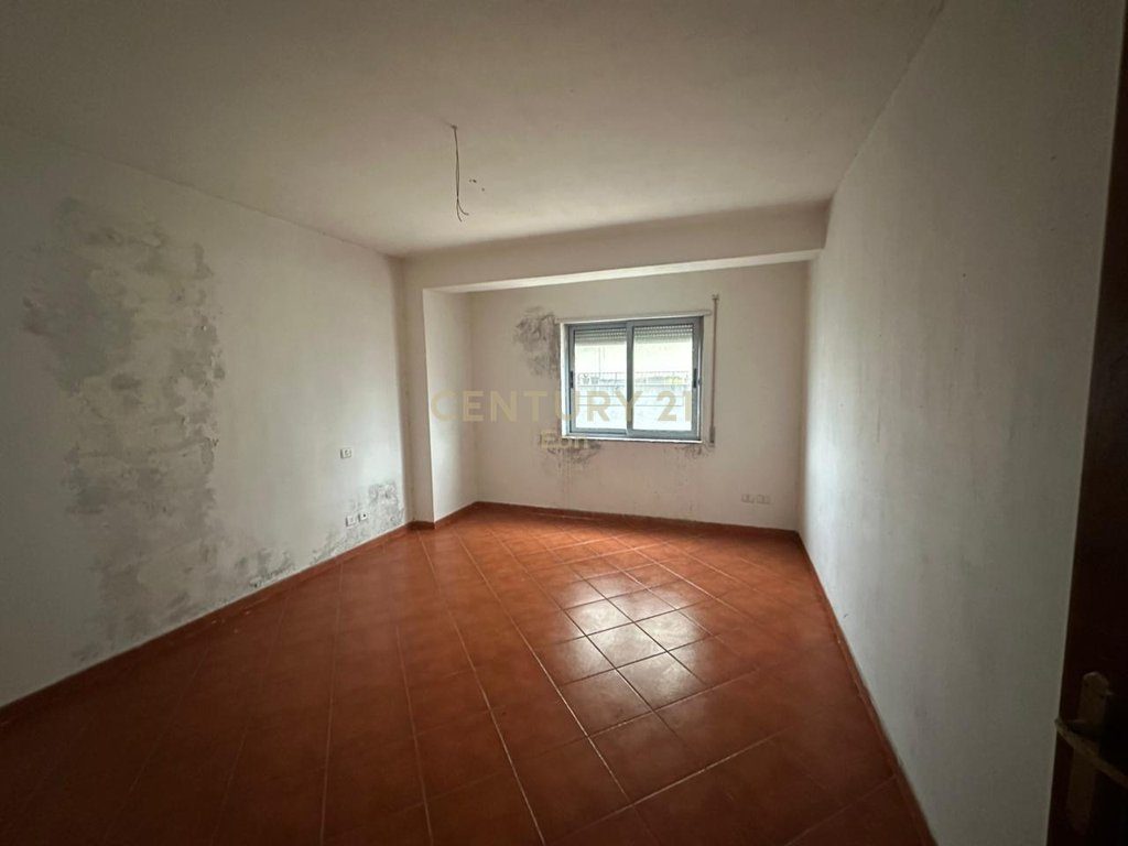 SHESIM APARTAMENT 3+1+2 DHE 3 BALLKONE NE QENDER TE DURRESIT, TEK BASHKIA !
