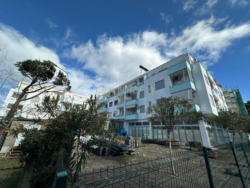 SHITET APARTAMENT 1+1 I MOBILUAR ME PAMJE DETI NE GOLEM, MALI ROBIT!