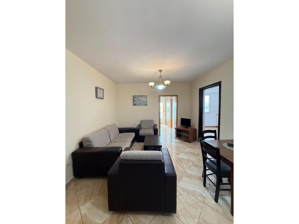 Apartament 2+1 Me Qira në Plazh, Durrës !!