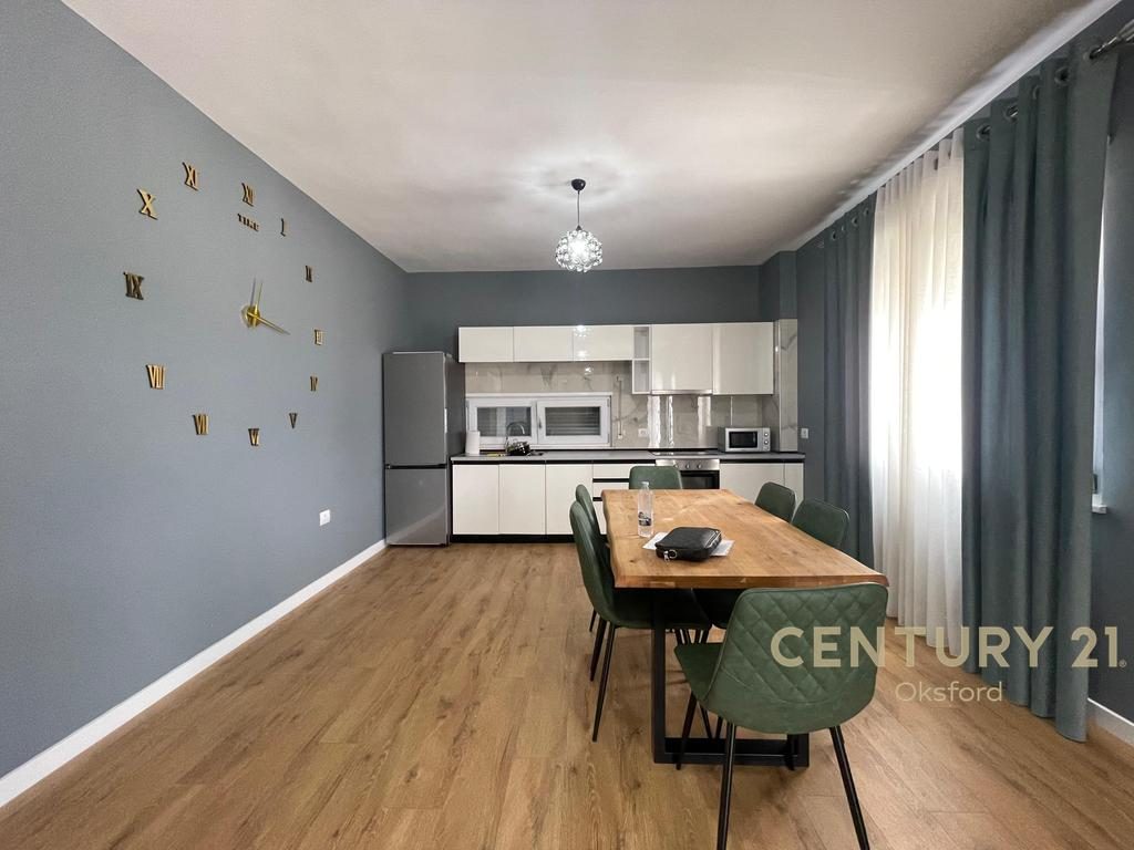 APARTAMENT PËR QIRA 2+1+2+POST PARKIMI TE KOPSHTI BOTANIK!