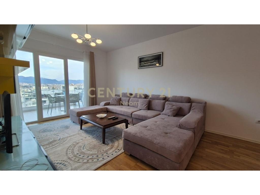 Jepet me qira apartament 2+1+2, me ballkon dhe pamje fantastike nga Liqeni dhe Kopshti Botanik