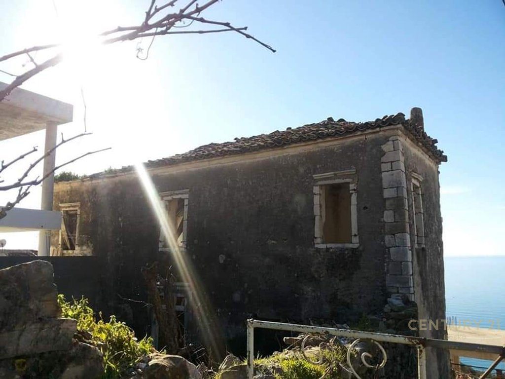 Shtëpi dhe truall për Shitje në Piqeras, Himarë - 140000€ | 101 m²