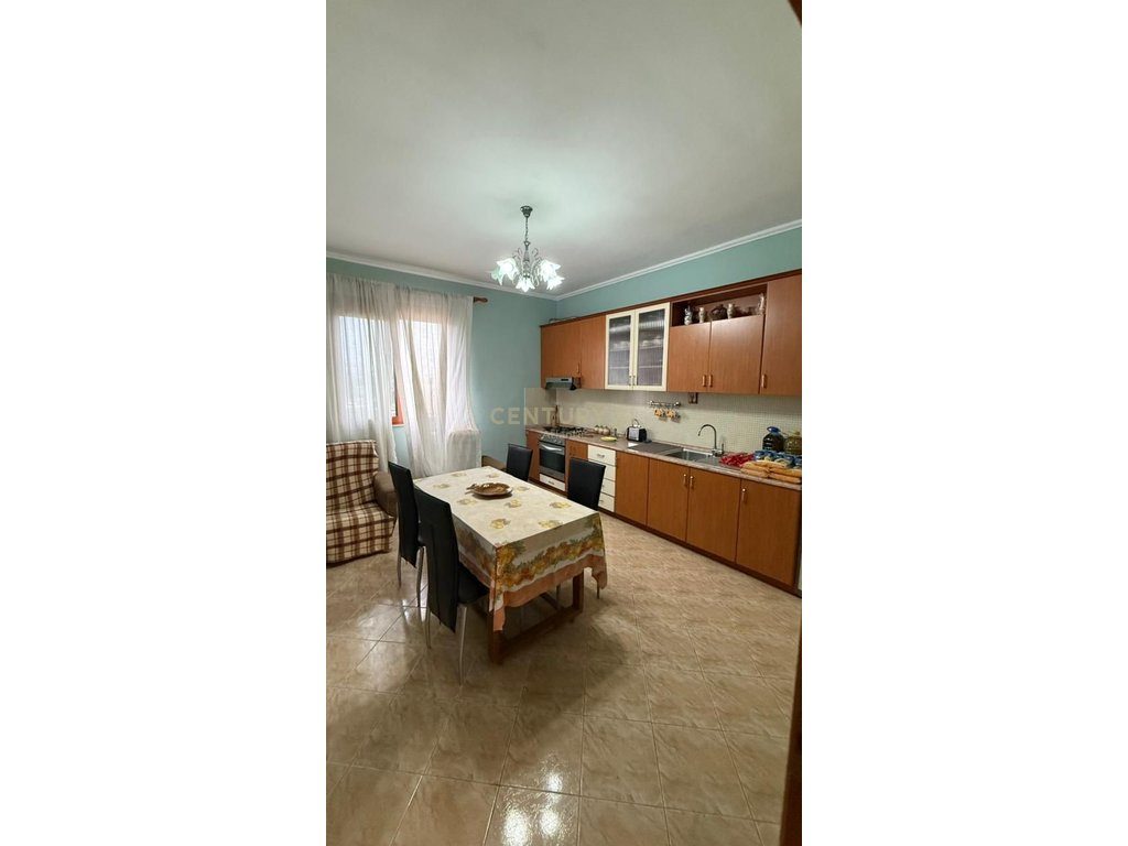 Shtëpi Private Për Shitje në Plazh Stacioni Pare , Durrës