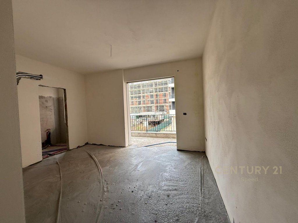 Shitet apartament 3+1+2 në Paskuqan, pranë Bulevardit të Ri!
