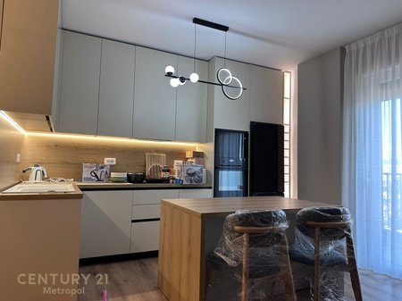 Jepet me qera apartament 1+1 bosh, kat 0 ne shtepi private, ne Laprake!